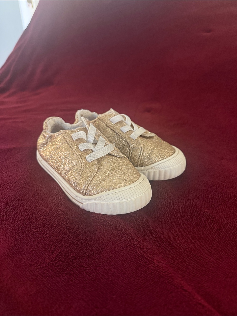 Wonder nation Kids Glitter Lace-Up Sneakers in Gold